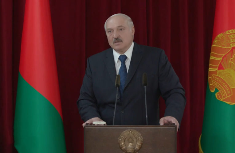 Лукашенко: опозиція спробує силовим шляхом захопити владу в Білорусі.
