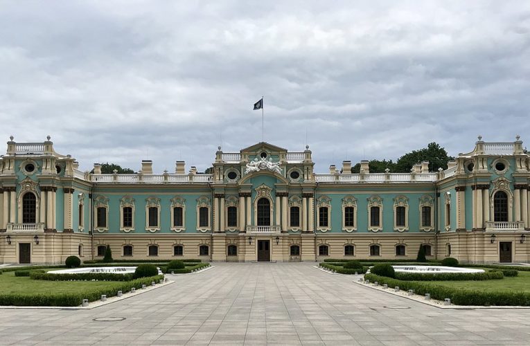 Резиденцию президента открыли для экскурсий