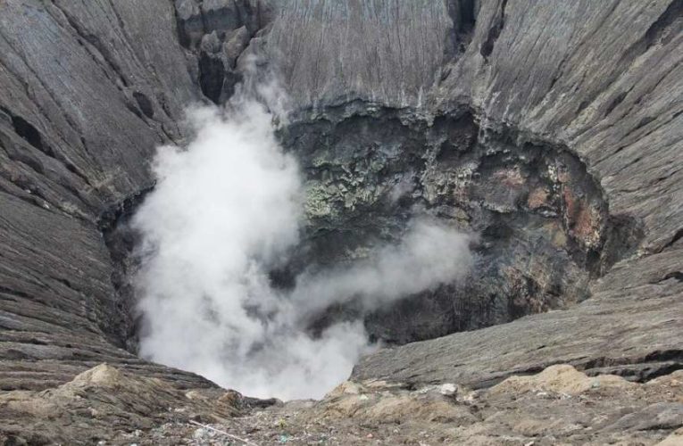 Ученым удалось раскрыть тайну “потусторонних” кратеров