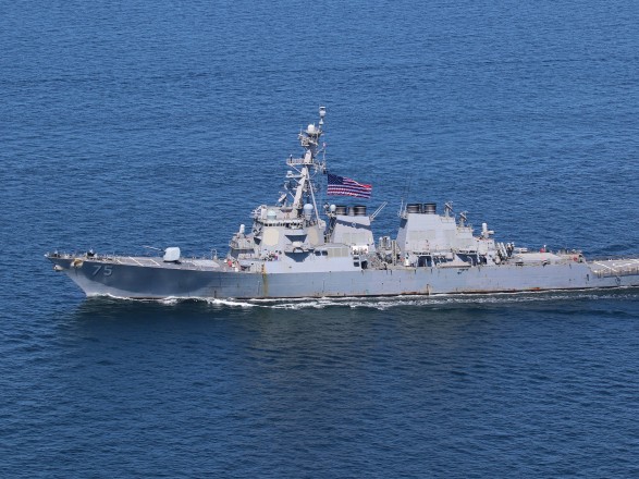 Американский эсминец  начал операцию в Черном море