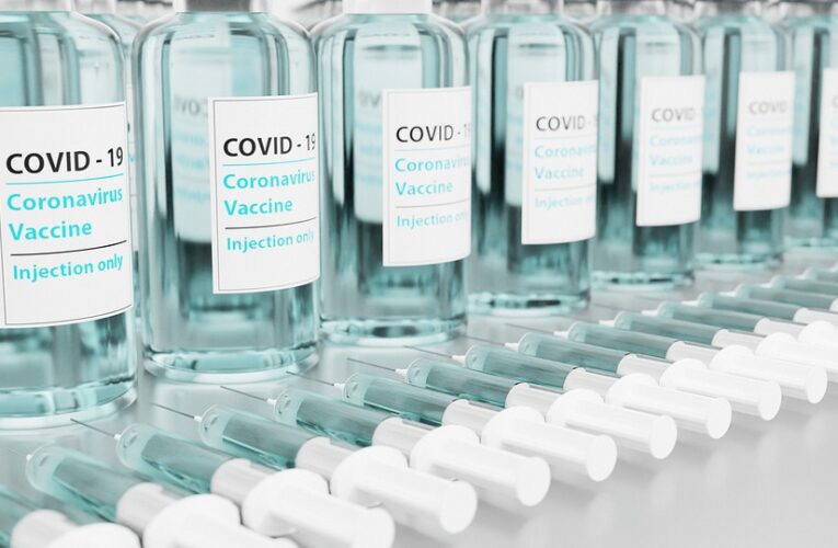 Степанов рассказал, когда ожидаются новые поставки вакцин Covishield и CoronaVac