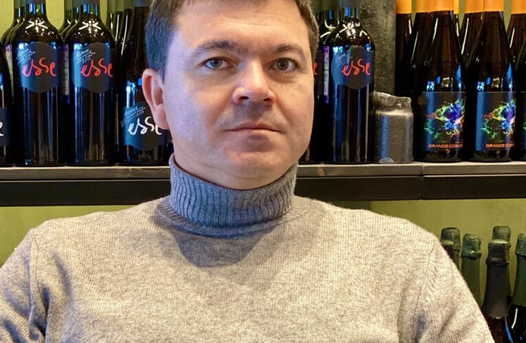 Руслан Кошурба: большинство звонящих уверены, что если они звонят, то на них должно найтись время