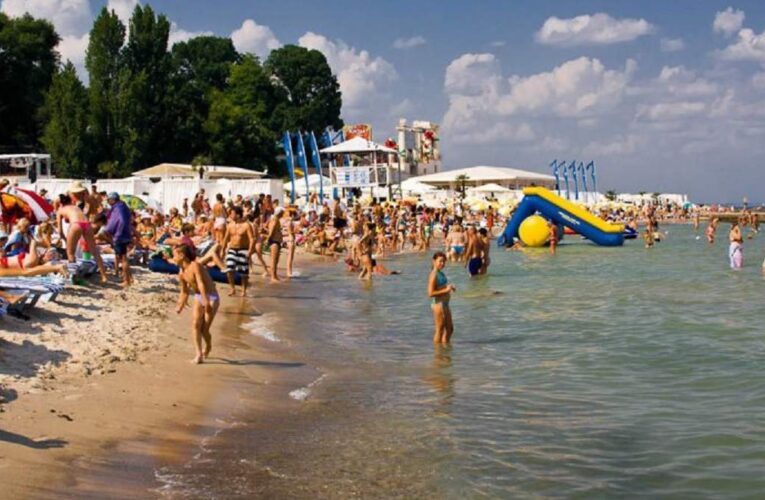 На двух пляжах Одессы вода не соответствует гигиеническим нормам