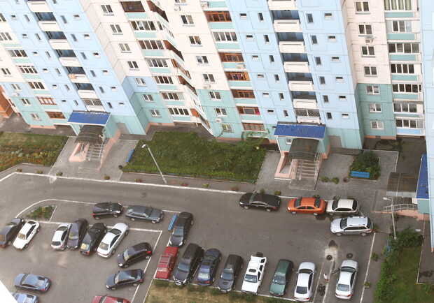 Киевлян заставят платить за парковку возле собственного дома