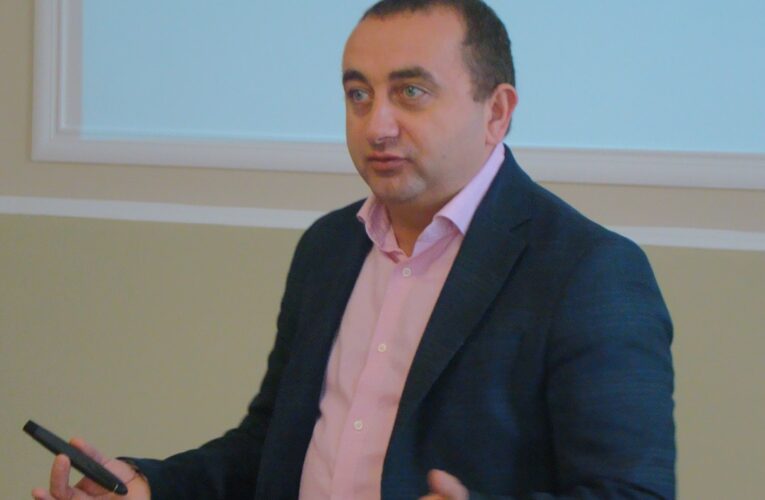 Зиновий Свереда: на жаль, в Україні ми позволяємо керувати нами тим, кому наша історія непотрібна