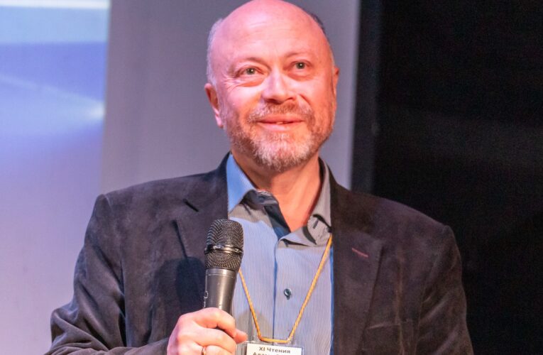 Дмитрий Травин: если бы кто-то попытался по образцу вчерашней путинской статьи об Украине написать статью о России…