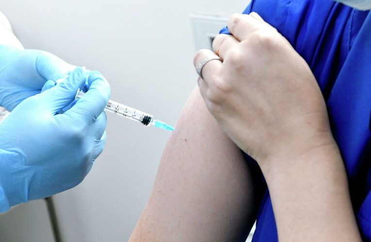 В Ивано-Франковске пообещали 1 млн грн учебному заведению со 100% вакцинированным персоналом