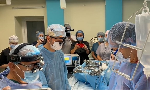 Трансплантацию сердца ребенку впервые провели в  Украине