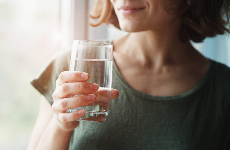 Медики объяснили, как вода влияет на уровень холестерина