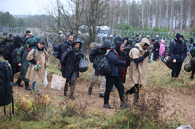 Польша и Литва назвали новую тактику проникновения мигрантов на территорию ЕС