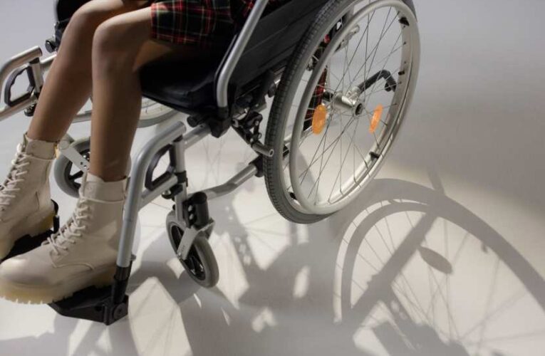 Ученые из США создали гель для лечения парализованных людей