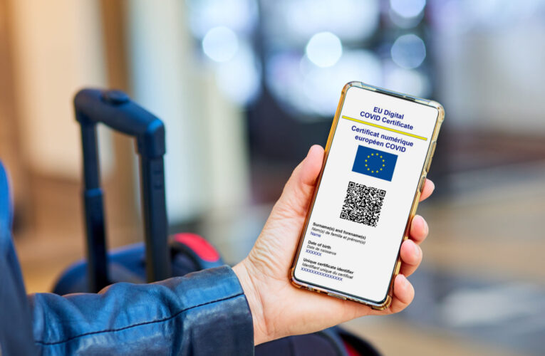 В ЕС сократили срок действия COVID-сертификатов для путешествий