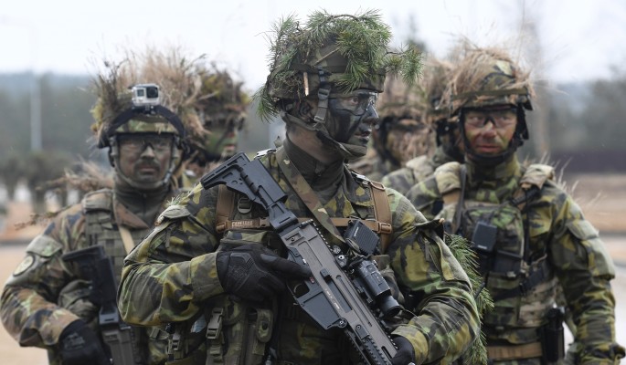 НАТО стянет свои войска к границе с РФ в случае нападения России на Украину, – Белый дом