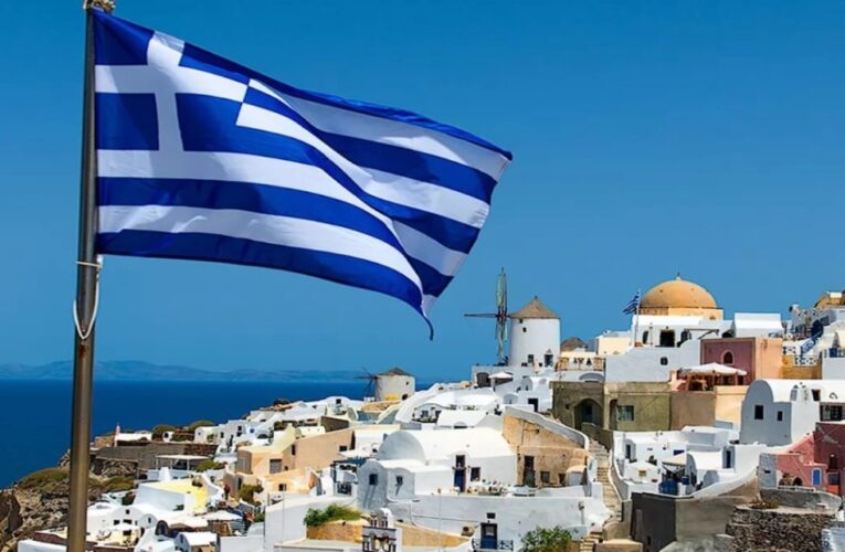 Греция ужесточила правила въезда для украинских туристов
