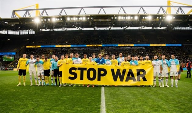 Пожертвование средств и забитые голы: футболисты Сборной Украины в бою против оккупантов в тылу