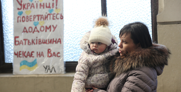 Около половины эвакуированных в Польшу украинцев хотят домой