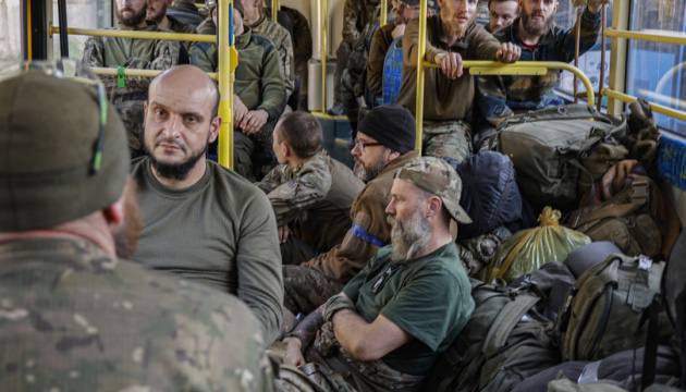 Более 2500 украинских бойцов с «Азовстали» остаются в плену