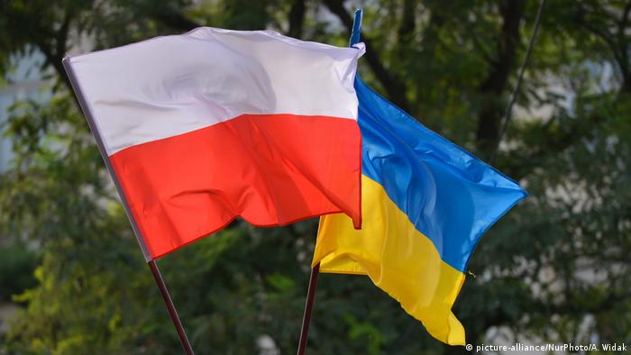Україна збільшила термін перебування на своїй територі поляків