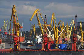 З Одеського торговельного порту вирушило перше з кінця лютого судно з продовольством