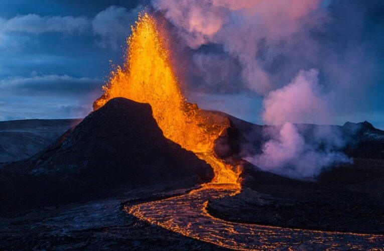 В Ісландії через виверження вулкана евакуювали 4 тисячі жителів