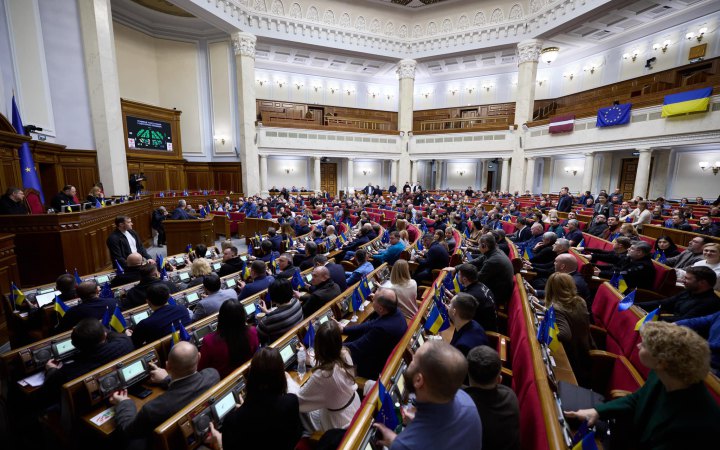 Наближається парламентська криза: 17 «слуг народу» написали заяви на складання мандату