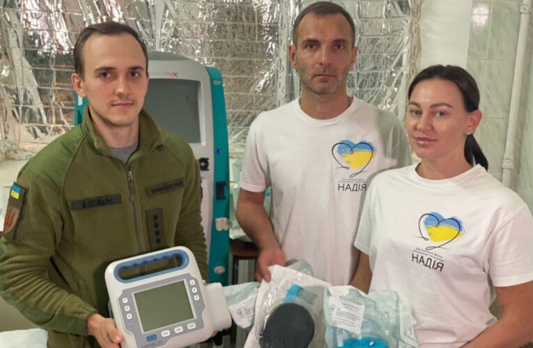 Благодійні фонди «Надія» та «Рідна країна» передали «штучну нирку» та хірургічний VAC-апарат військовому госпіталю Чернігова