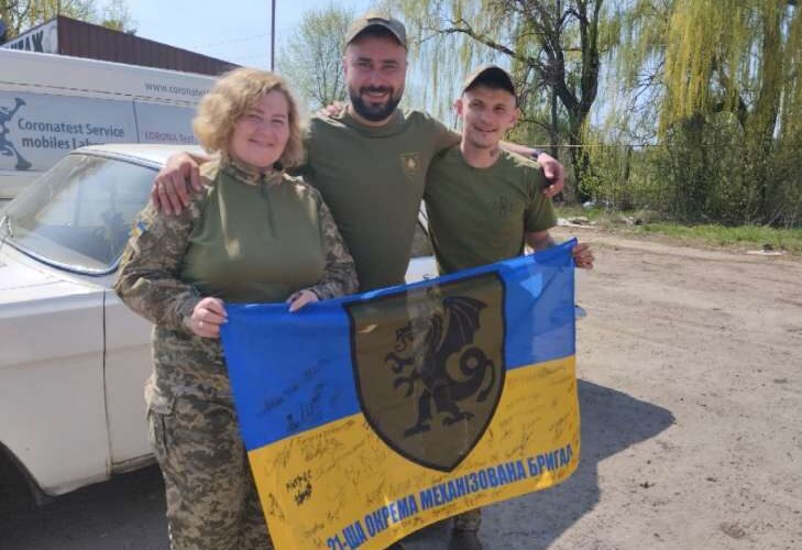 Або ти у війську, або ти для війська: волонтери як і раніше, намагаються задовольнити більшість потреб війська