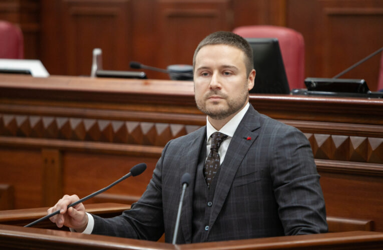 Київрада збирає підписи за Слончака: депутат із підозрою в незаконному збагаченні може стати в.о. мера
